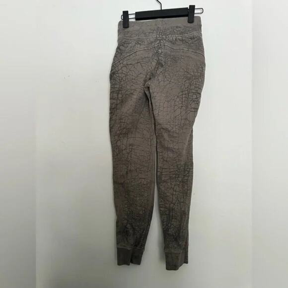 Lululemon Warm Down Jogger 7/8 Length Thread Dye Rover Black, Size 0 - Picture 6 of 7